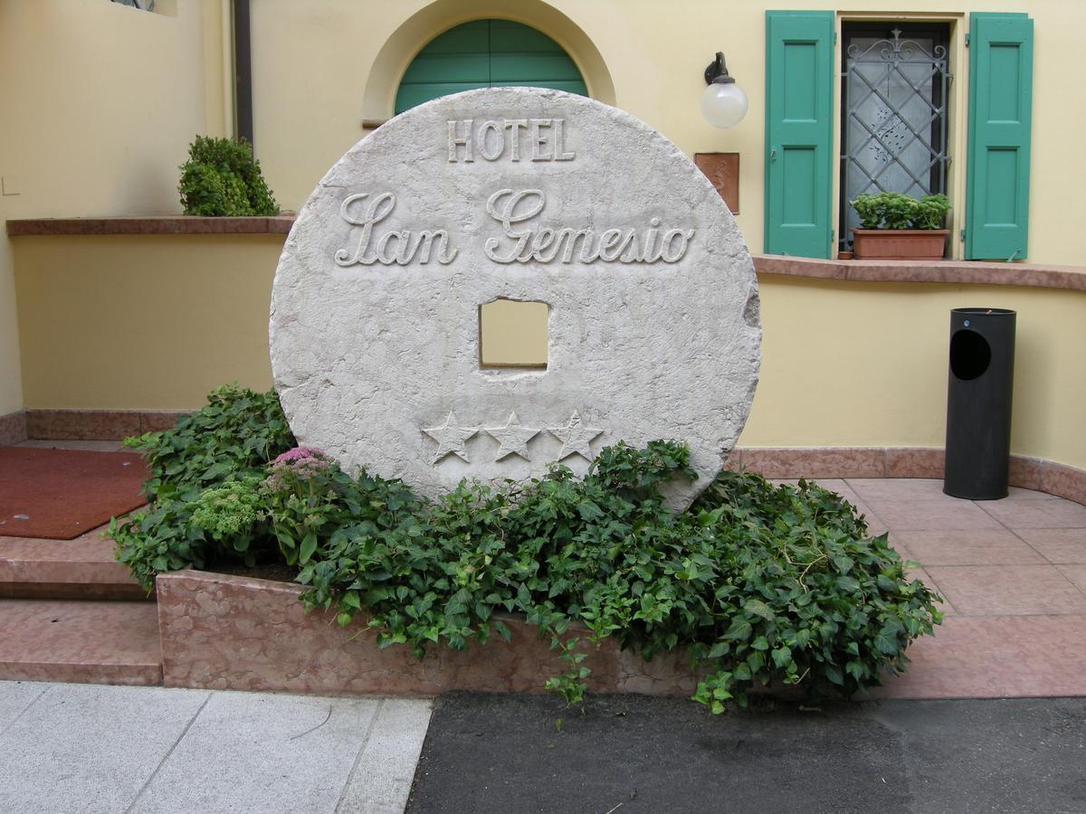 Hotel San Genesio Fabbrico Exterior foto